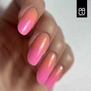 stylizacja paznokci z zelem w kolorze Dolly pink Palu.webp