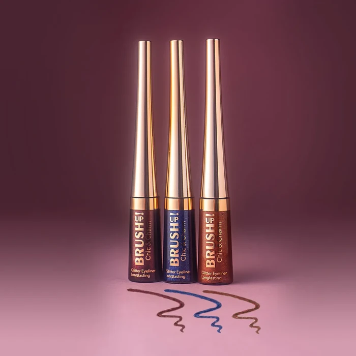 01 Blue Chic&Charm Eyeliner brokatowy.webp