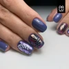 przygaszony, zamglony niebieski z fioletowo-lawendowym podtonem, w typie dusty blue.webp