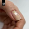 PALU-Pro-Light-Builder-GLOWY-BEIGE-na-paznokciu.webp