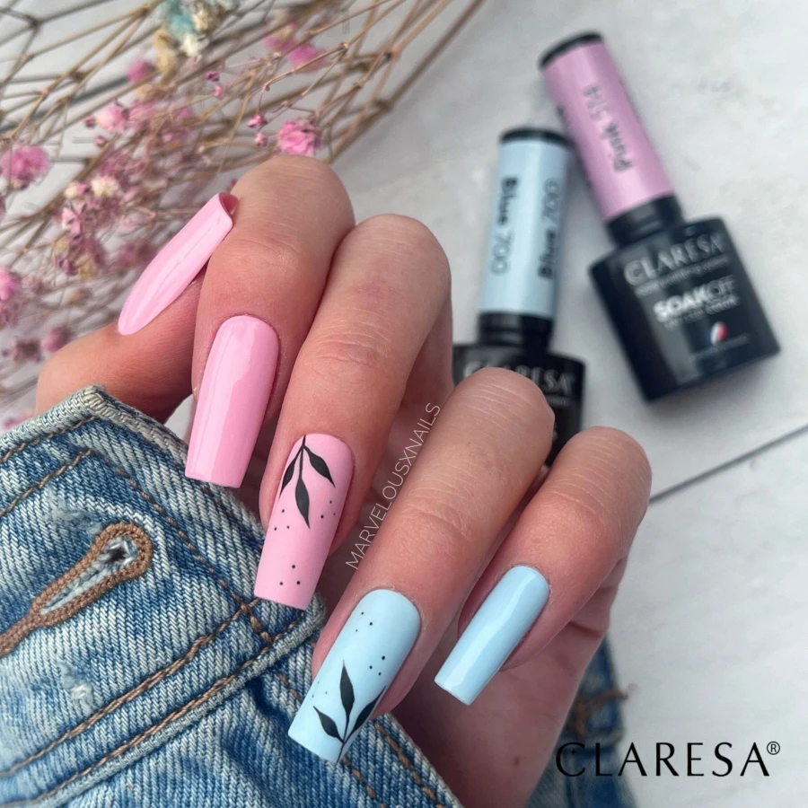 błękitny manicure hybrydowy