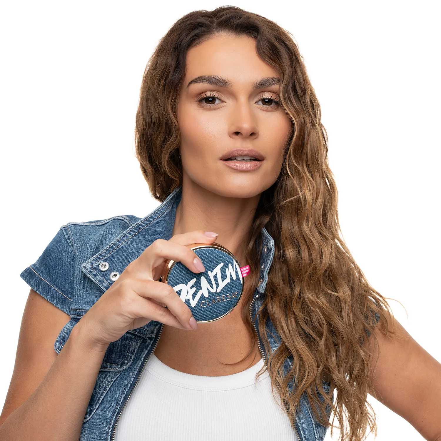 Modelka z podkładem Claresa DENIM Cushion Foundation