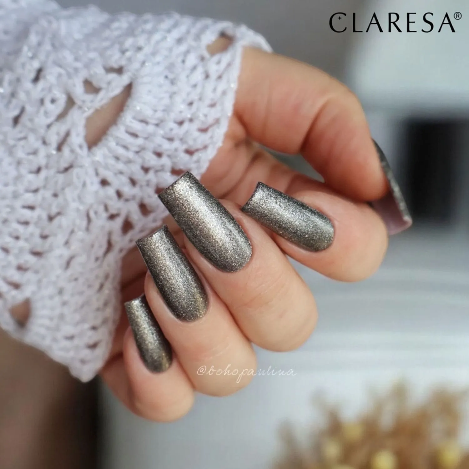 srebrne paznokcie na karnawał