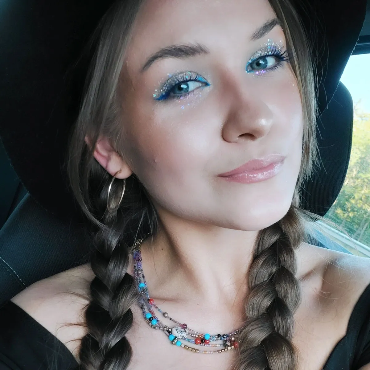 Stylizacja z brokatem