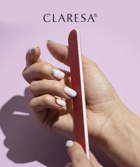 Manicure na lato – kolory, które podkreślają opaleniznę i mienią się w słońcu